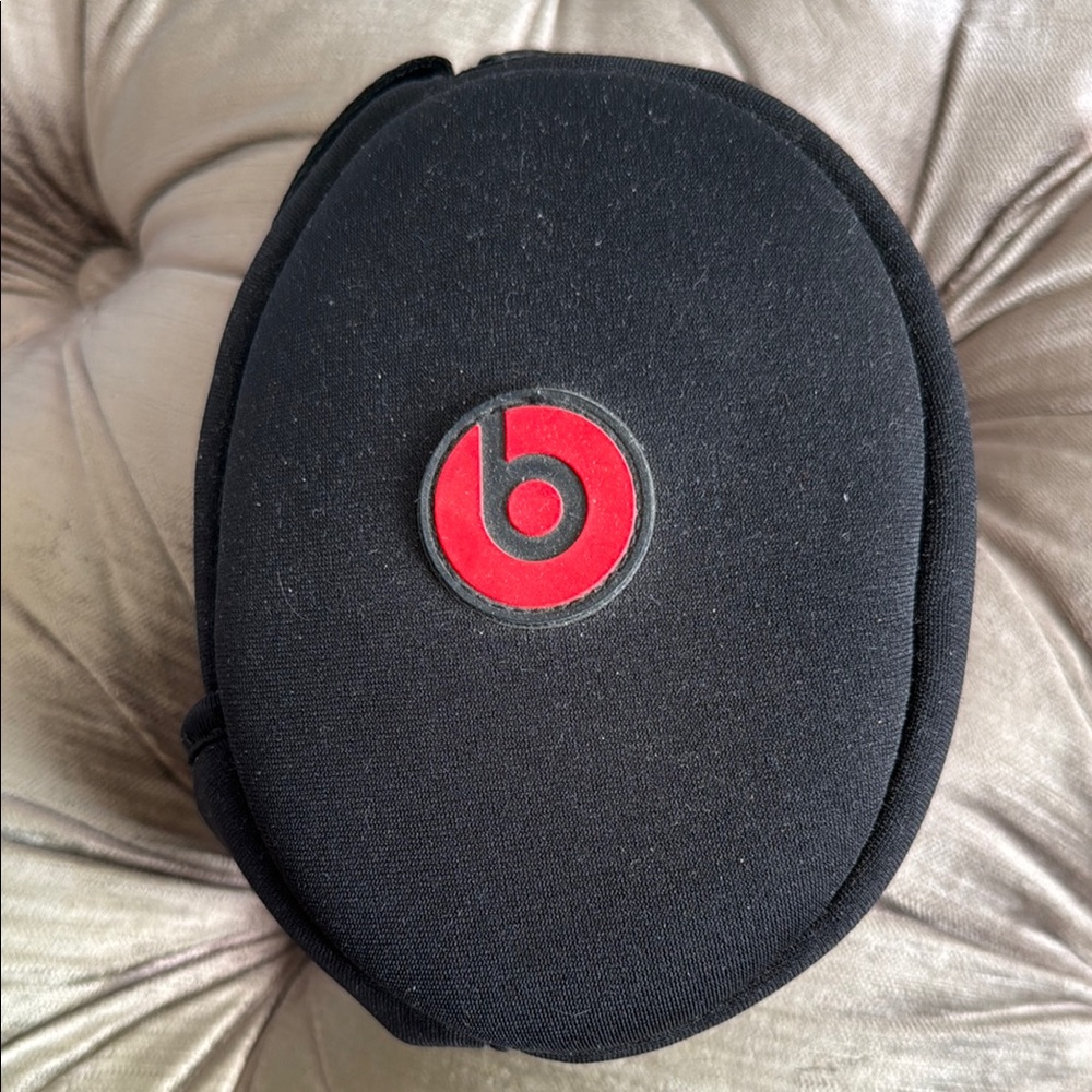 Beats by Dr Dre Solo HD Headphone Case